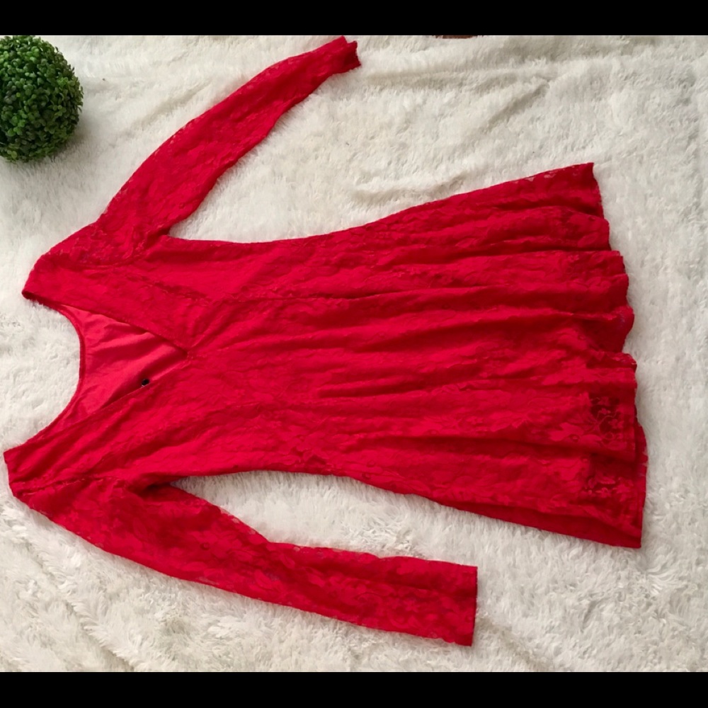 RED LACE DRESS - Picture 4 of 5